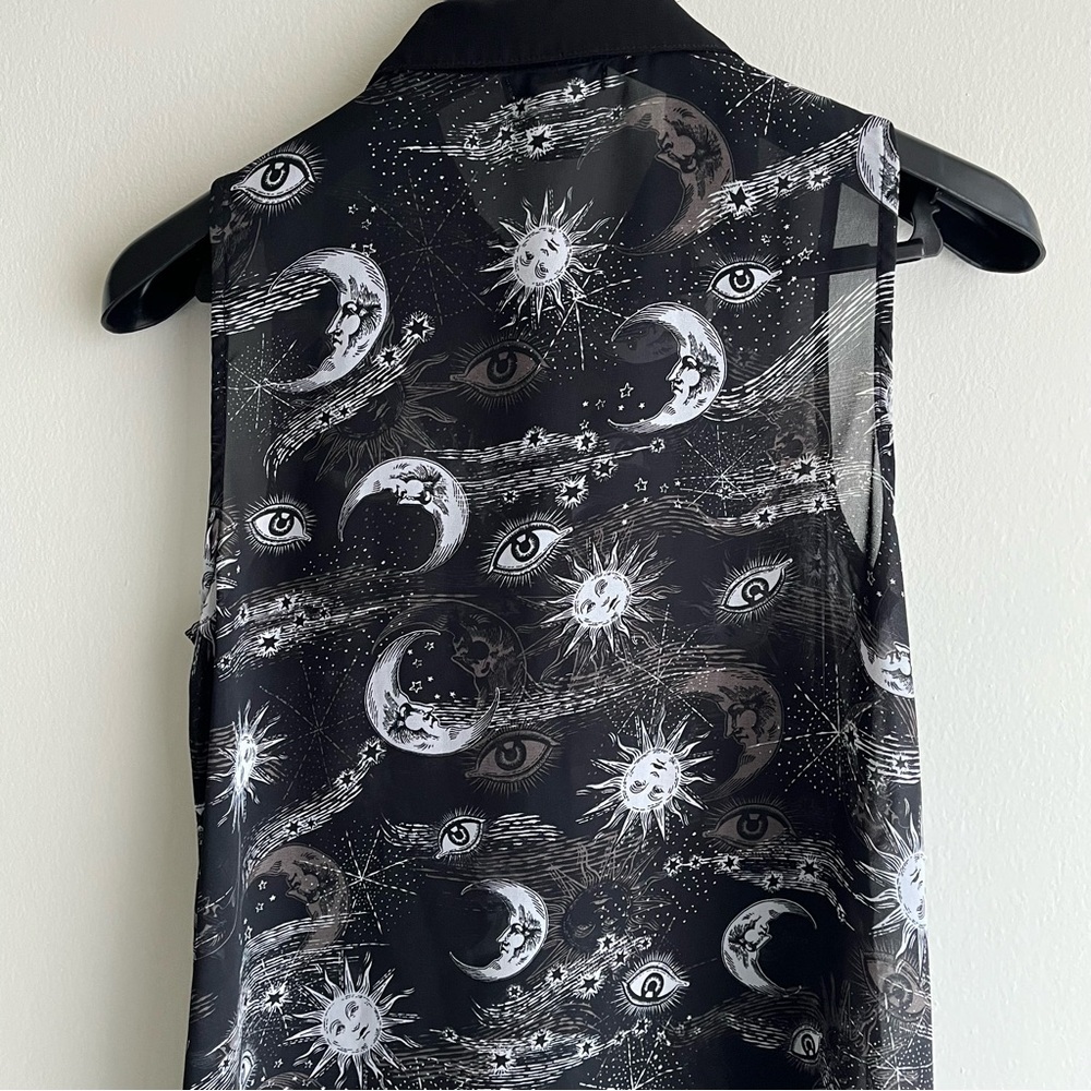 Hot topic shirt xs Whimsy Moon Sun Eye Celestial Tunic Top Black & White